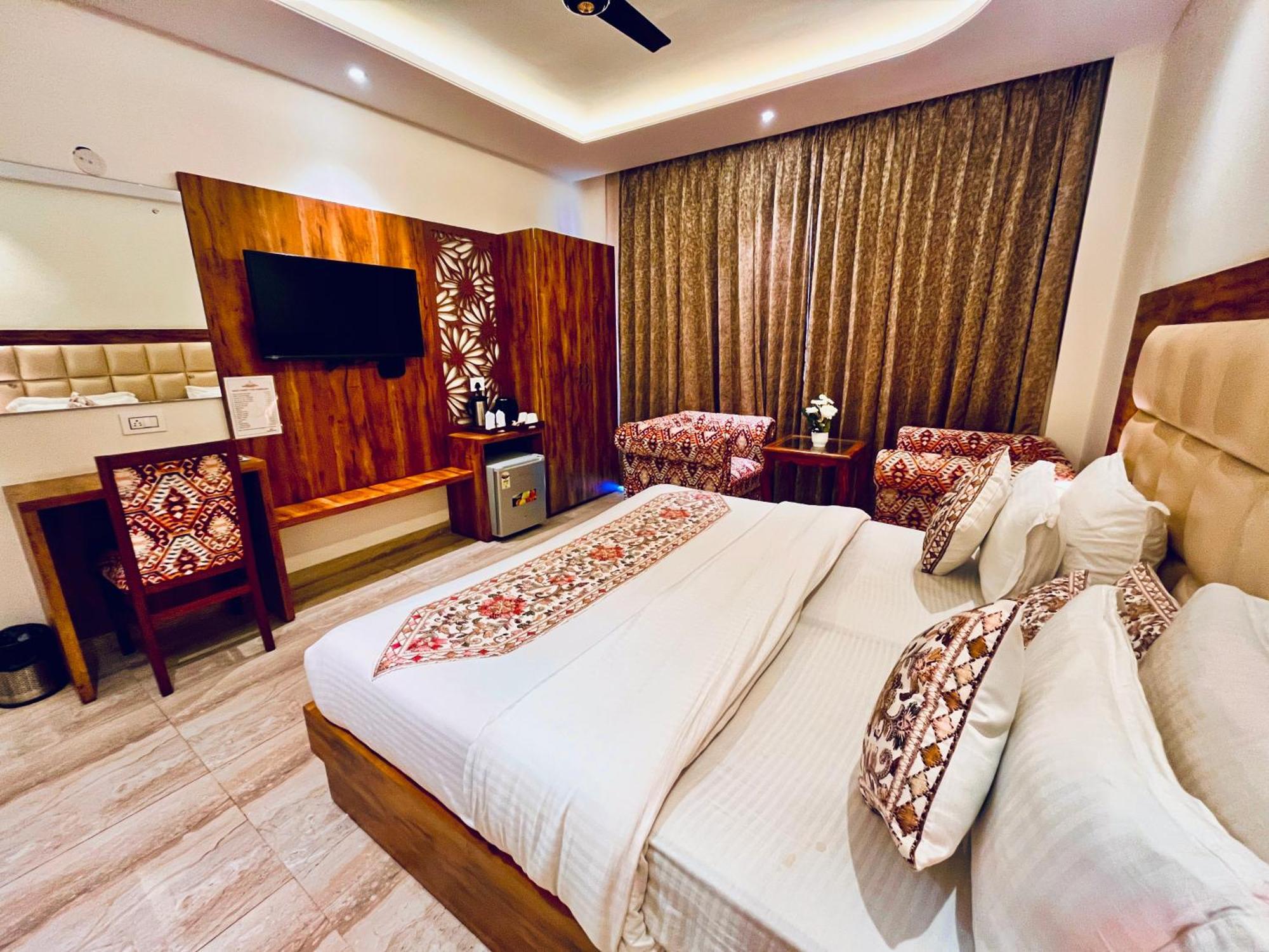 Hotel Amaravati Royal Palace 4*